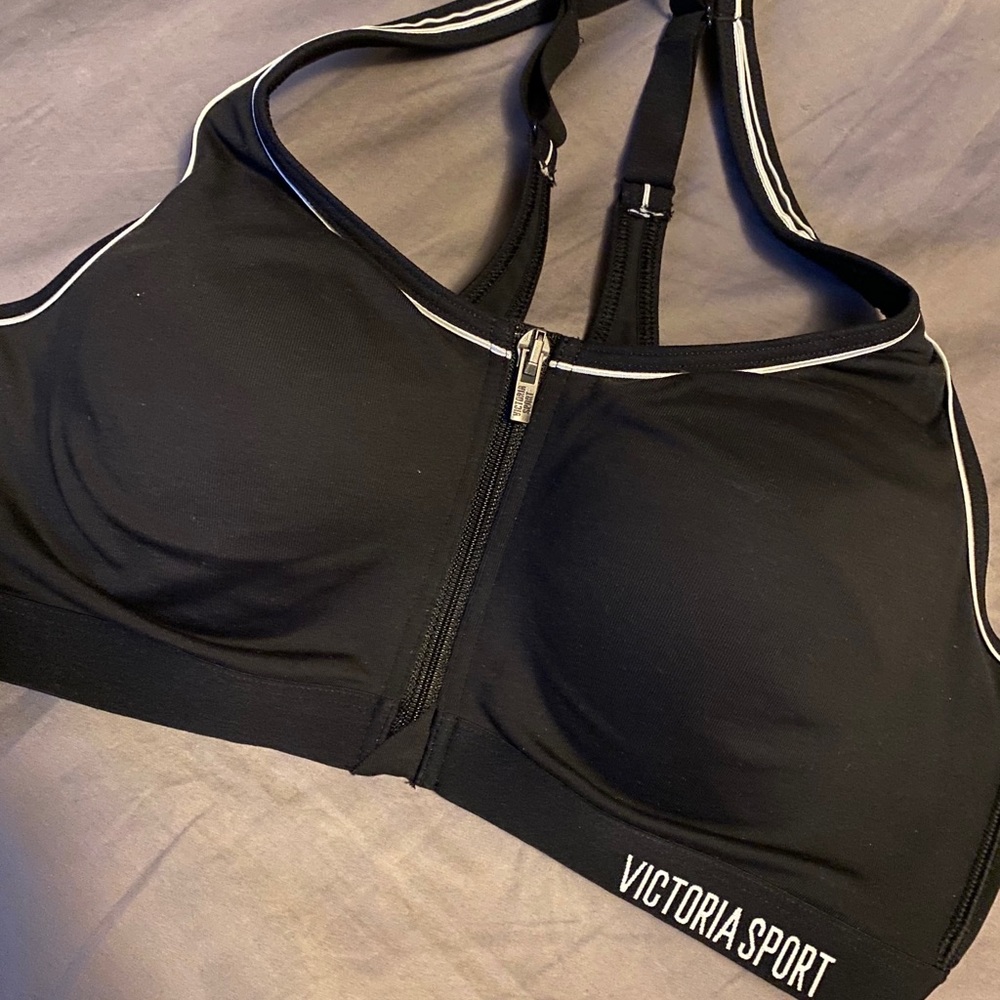 Knock out Victoria secret sports bra 36c